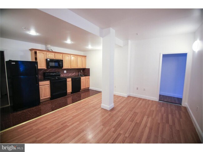 Building Photo - 1021 Ridge Ave