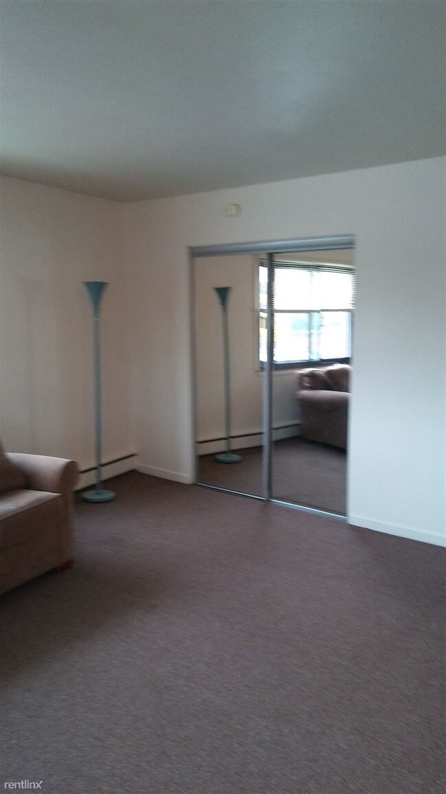 Foto del edificio - Studio, 1 bath  - 4903 Spencer Ave
