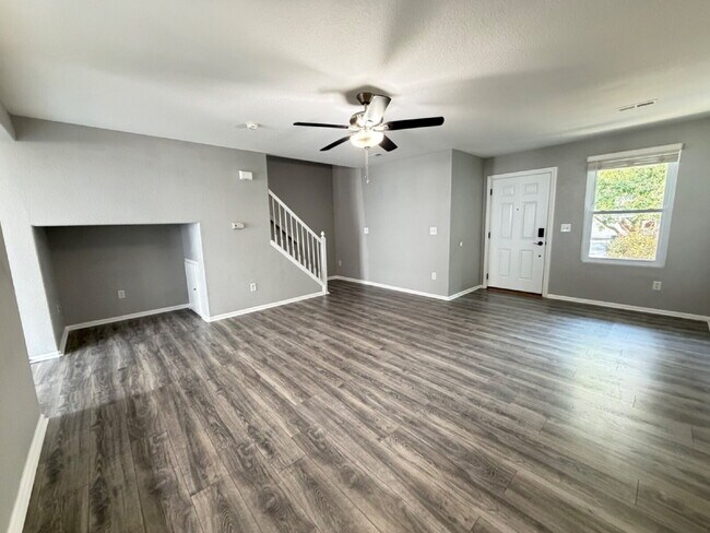 Building Photo - "Nicely updated 2-Bed 1.5 bath Townhouse in Englewood near Parker – Your Cozy Retreat Awaits!"