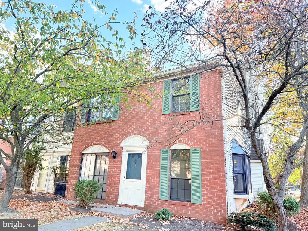 Primary Photo - 31 Drewes Ct