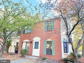 Building Photo - 31 Drewes Ct
