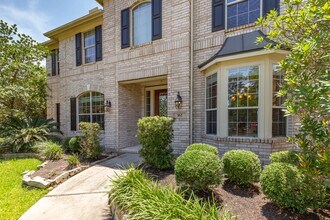 Building Photo - 162 W Hullwood Ct