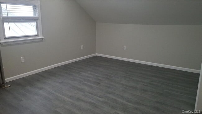 Building Photo - 194-14 115th Rd