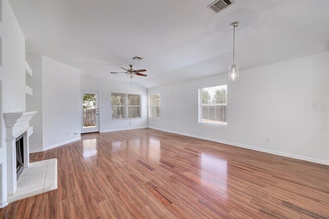 Foto del edificio - 1912 Avante Dr