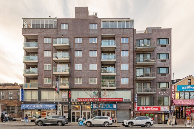 Building Photo - Sima Tower