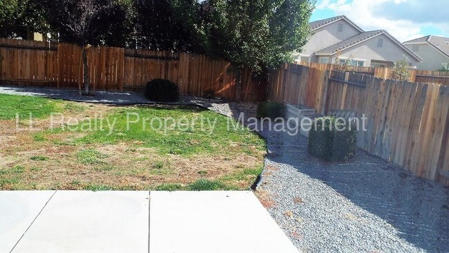 Building Photo - Home located in the Autumn Winds Subdivision