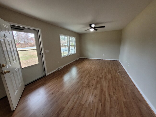 Building Photo - 5084 Amicus Rd