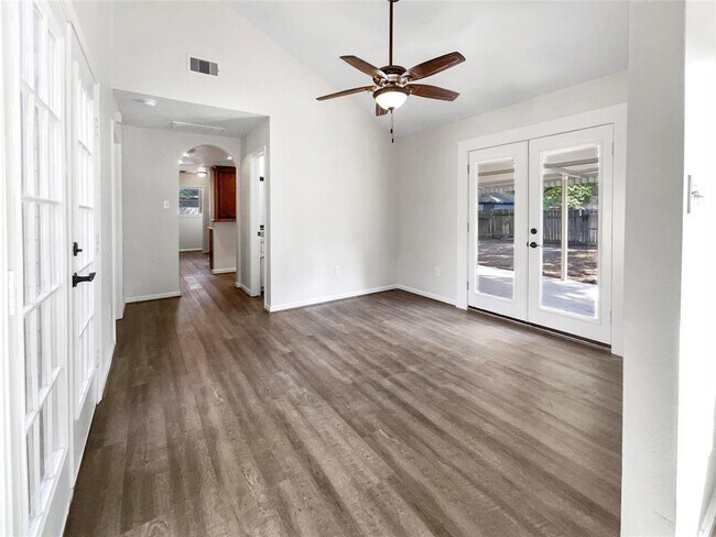 Building Photo - 16126 Spinnaker Dr