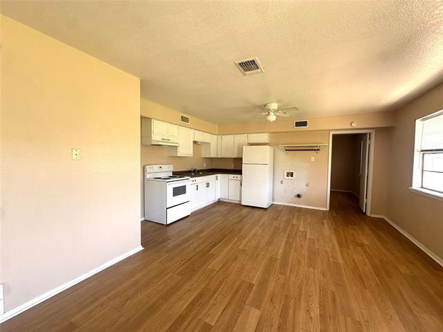 Foto del edificio - 1808 Spring Lake W