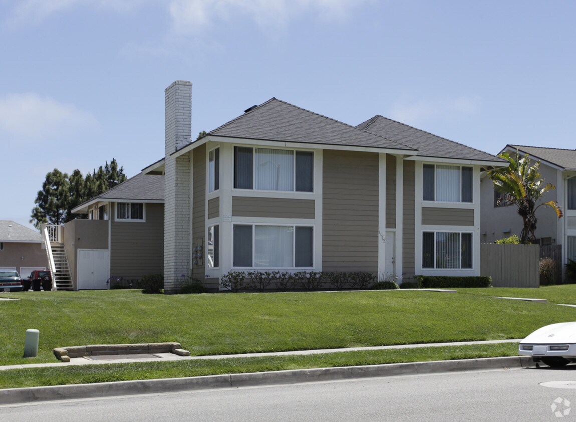 Building Photo - 33562 Blue Lantern St