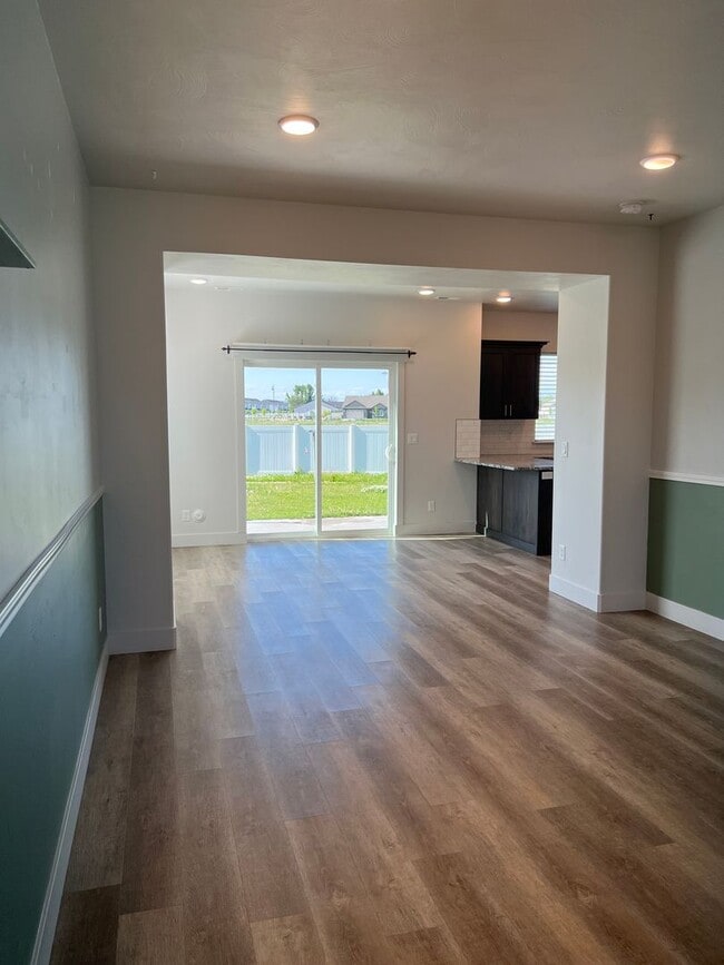 Foto del edificio - Beautiful 4 bed 2.5 bath home in the desirable Summerfield Subdivision