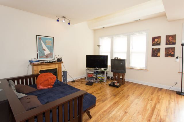 Foto del edificio - 1720 W Beach Ave