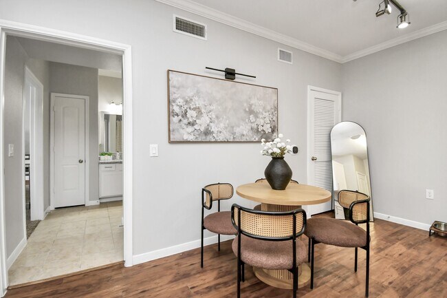 Foto del edificio - 6777 Sommerall Dr