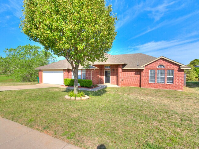 Building Photo - Beautiful Home!