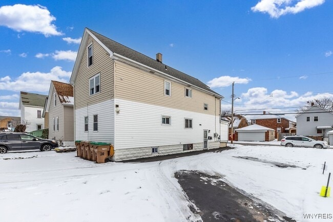 Building Photo - 38 Alexander Ave