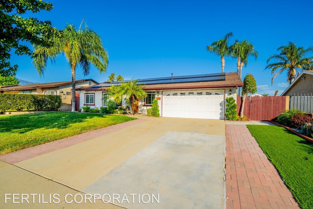 Foto principal - 3 br, 2 bath House - 7955 Cambridge Ave