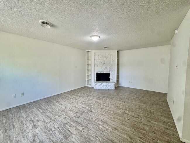 Building Photo - 108 Circle A S