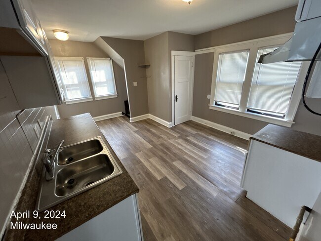 Building Photo - 2634 N 56th St