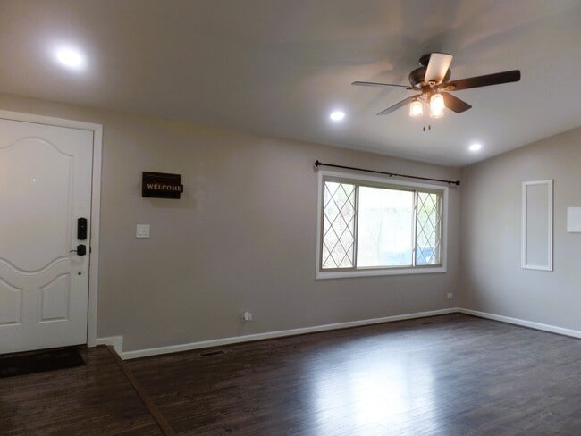 Foto del edificio - 5910 Bradley Ct N