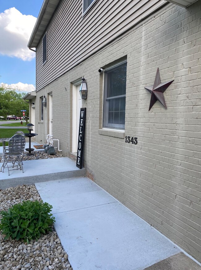 Foto del edificio - 1341 Stardust Ave NW