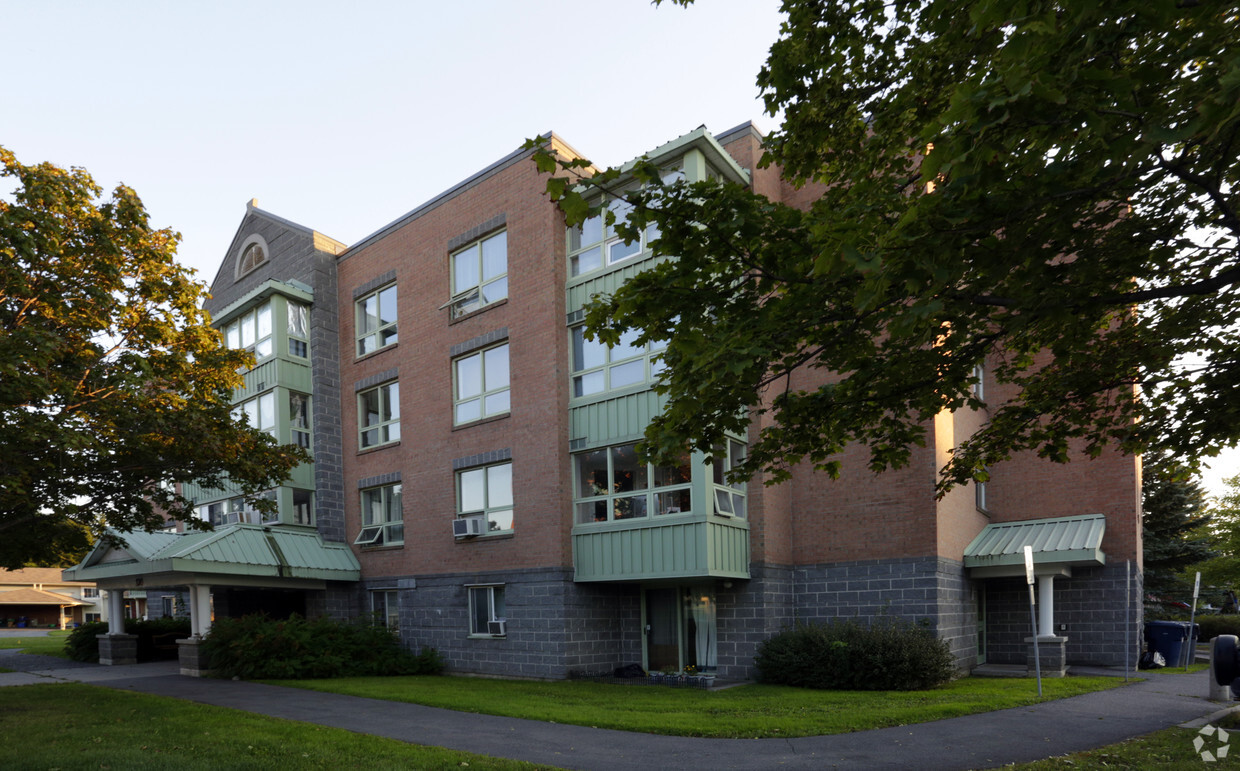 Primary Photo - Centrepointe Apartments