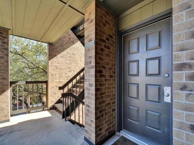 Building Photo - 8888 Tallwood Dr