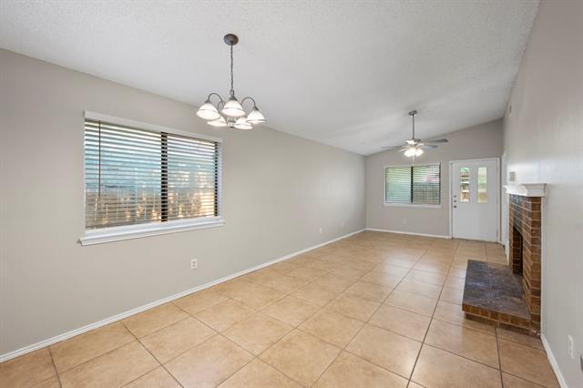 Foto del edificio - 5819 Mansfield Rd