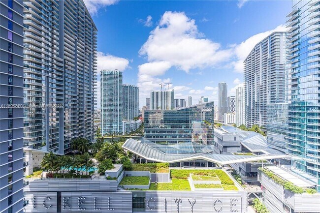 Foto del edificio - 45 SW 9th St