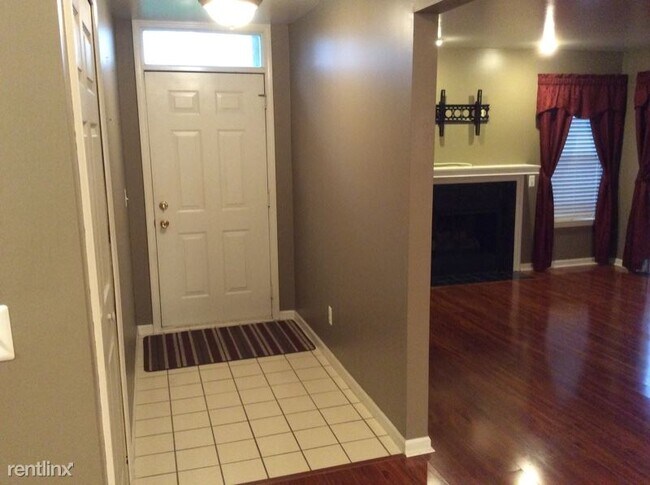 Foto del edificio - 2 br, 2 bath Condo - 46117 Allenton