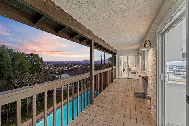 Foto del edificio - 1210 Pinecrest Ave