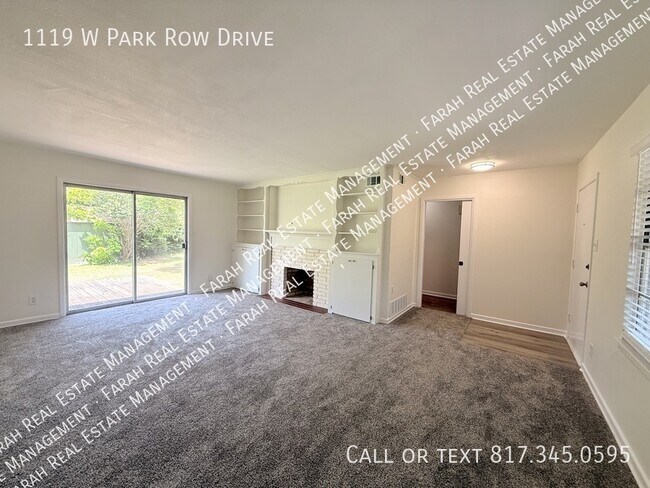 Foto del edificio - 1119 W Park Row Dr