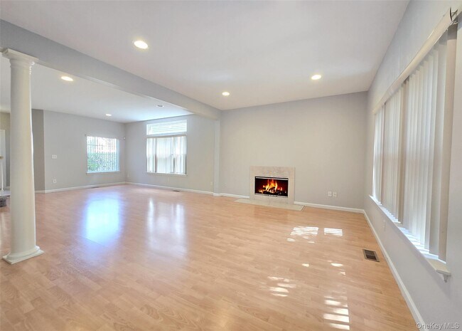 Foto del edificio - 19 Sunflower Ridge Rd
