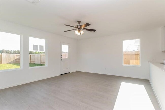 Building Photo - 16465 Blossom Grv Dr