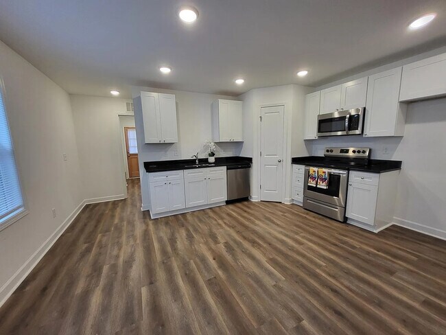 Foto del edificio - Room in House on 2nd St