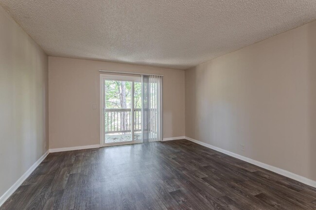 Building Photo - The Residences at Stonebrook Apartment Homes