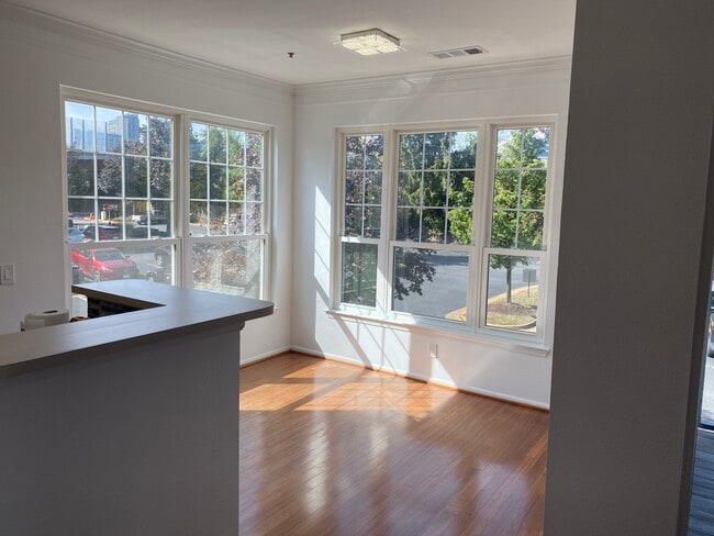 Building Photo - 1530 Spring Gate Dr