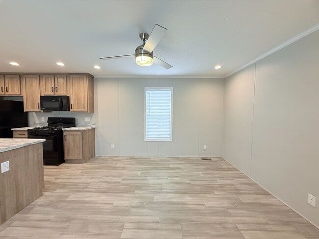 Building Photo - 52962 N Yorktown Ct