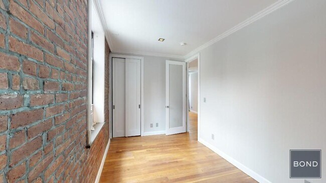 Foto del edificio - 213 E 26th St