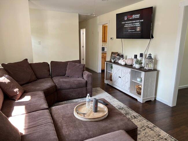 Building Photo - 140 Torpedo Rd