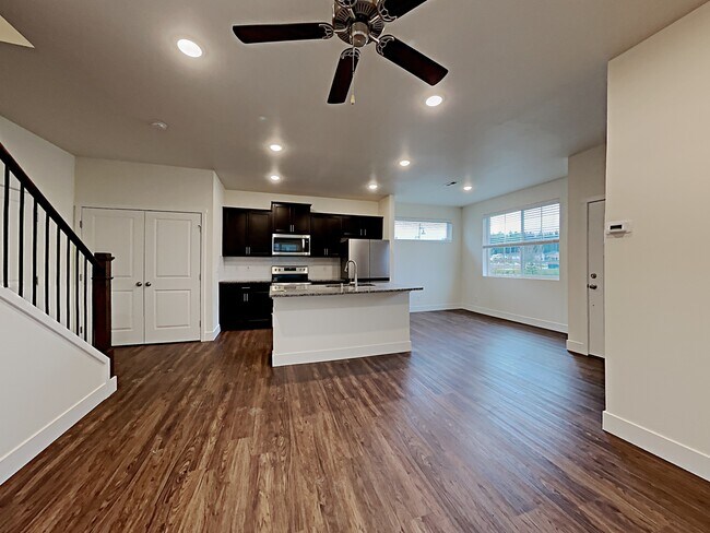 Building Photo - 33118 Ten Trails Parkway SE