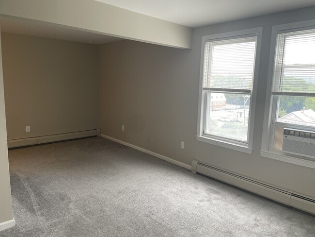 Building Photo - 3 Terrace Pl