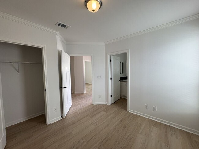 Foto del edificio - 1643 Voyager Dr