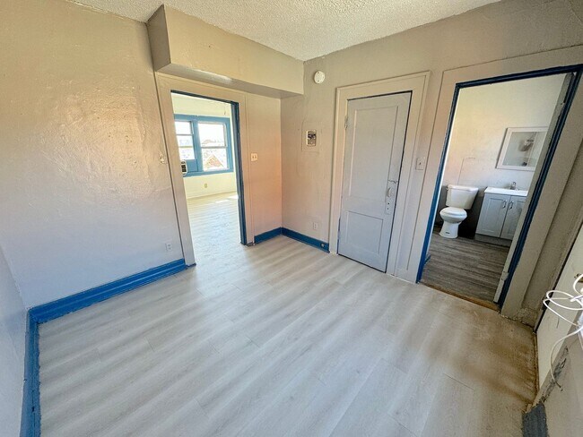 Building Photo - West California 203