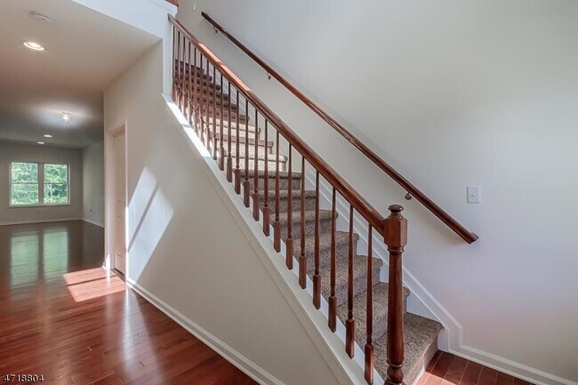 Building Photo - 15 DeCroce Ct