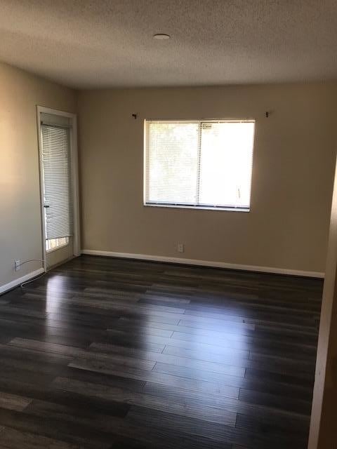 Building Photo - 1282  The Pointe Drive 1282