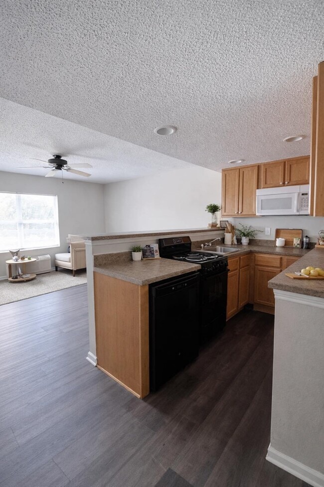 Building Photo - Spanish Oaks