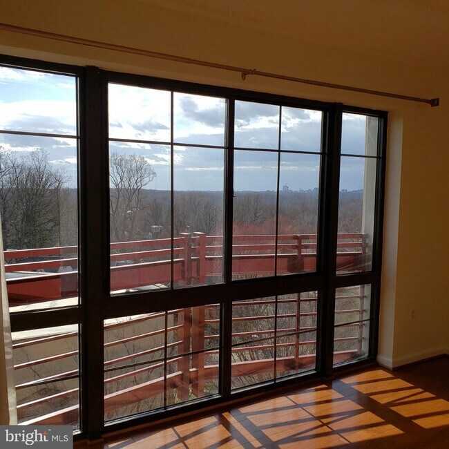 Foto del edificio - 7923 Eastern Ave NW