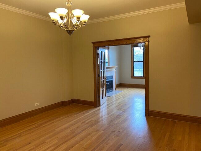 Foto del edificio - 3129 W Logan Blvd