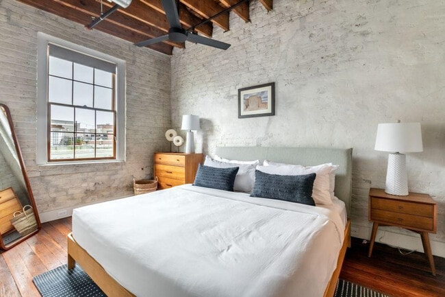 Foto del edificio - 315 Girod St