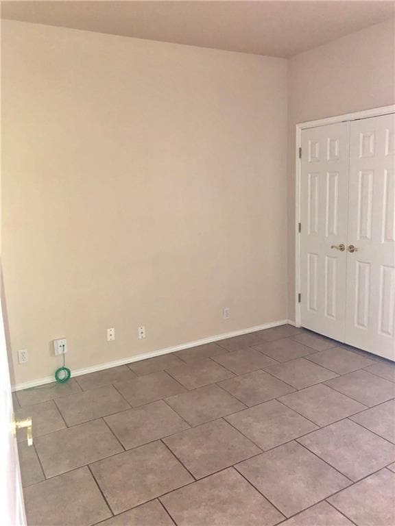 Building Photo - 2848 Southampton Way